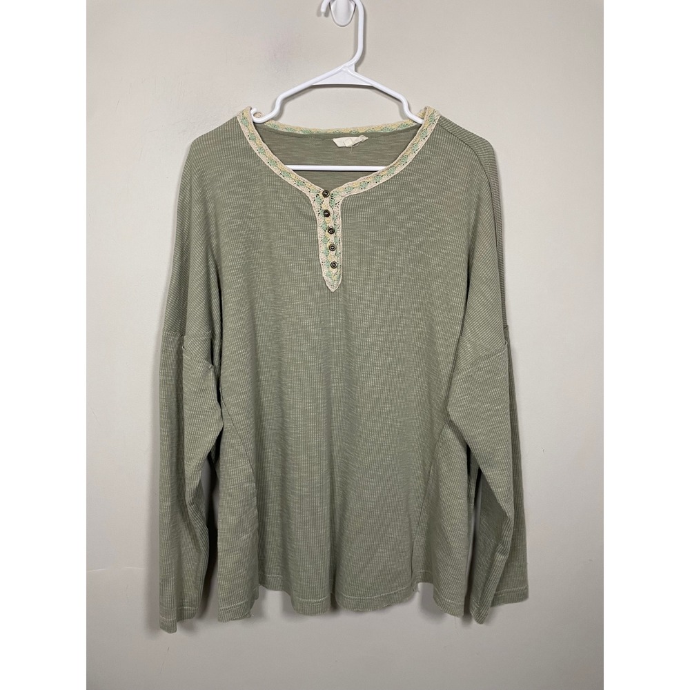 Easel Oversized Henley Top‎ in Green Size Large Bohemian Casual Essential
